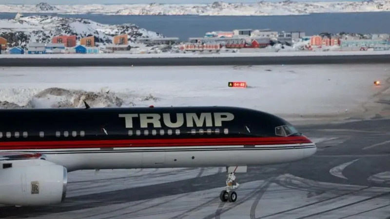 trumpairplane.jpg