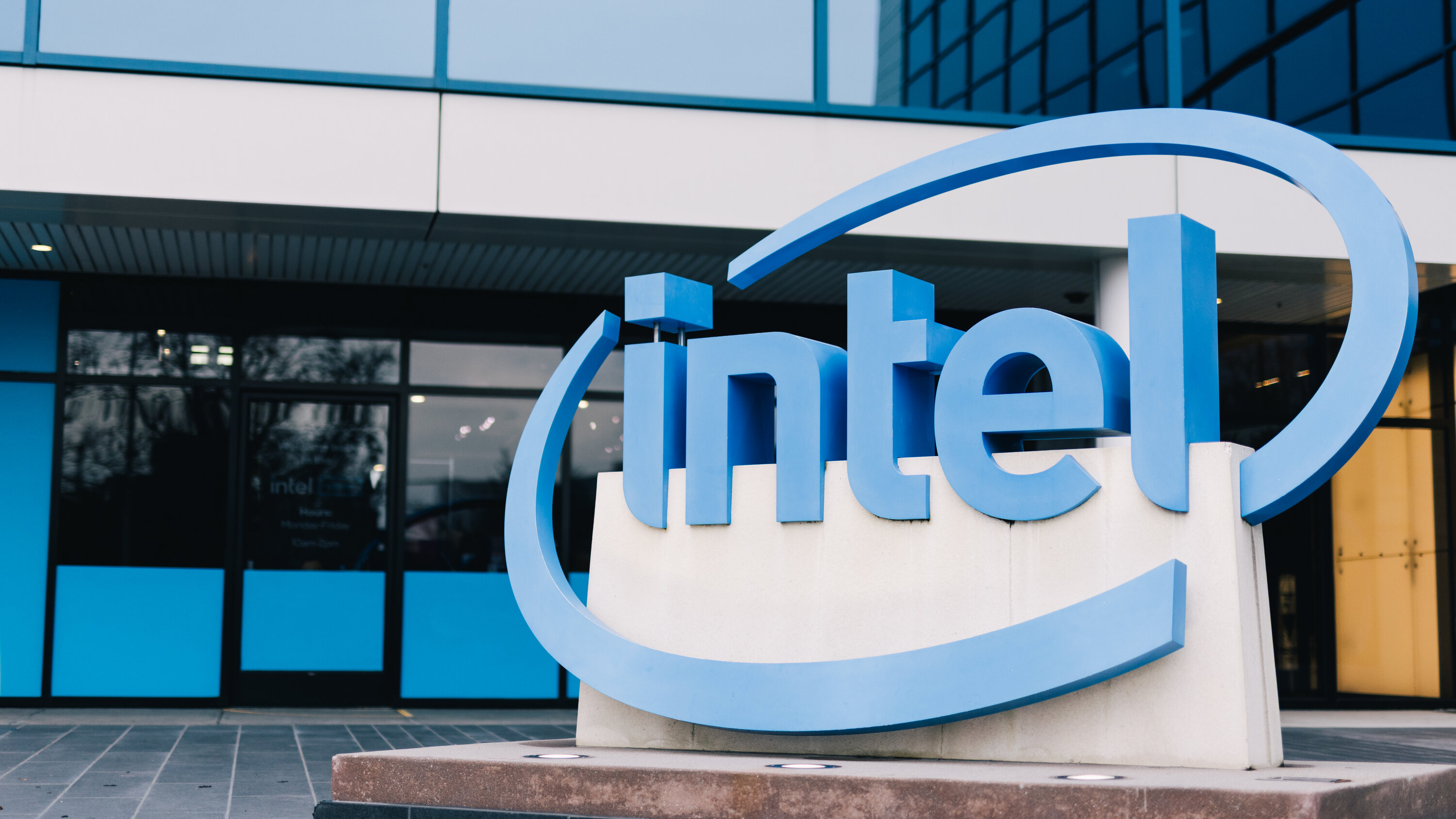 31intel-mwvq-videoSixteenByNine3000.jpg