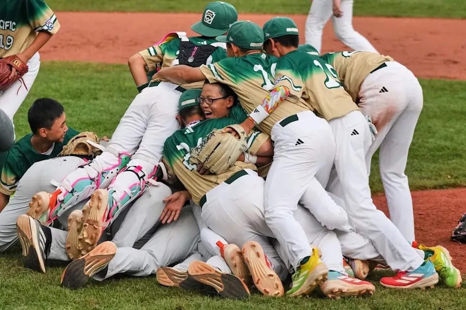 baseball.jpg